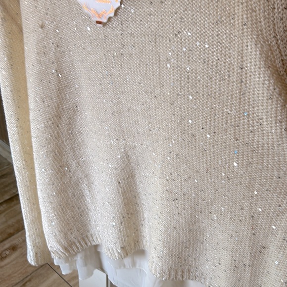 Ladies Sparkly Lined Sweater.  New with tags. - Picture 6 of 6